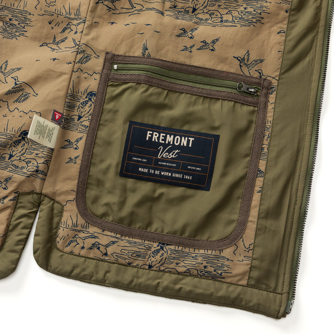 【COMMON EDUCATION】 PRIMALOFT FLAP VEST mens-cutter-and-buck-black-