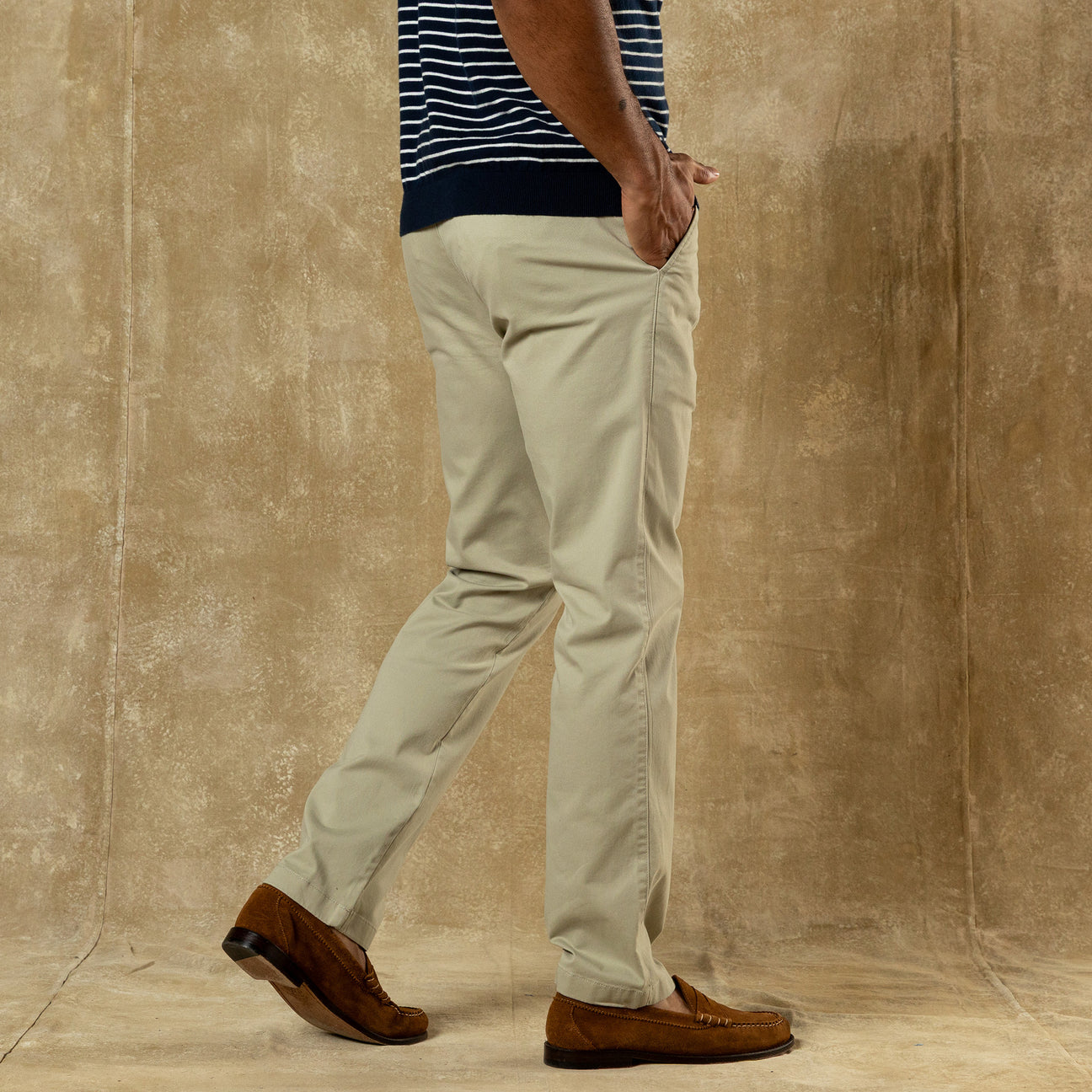 Classic Fit Gold School Chino - Sandstone